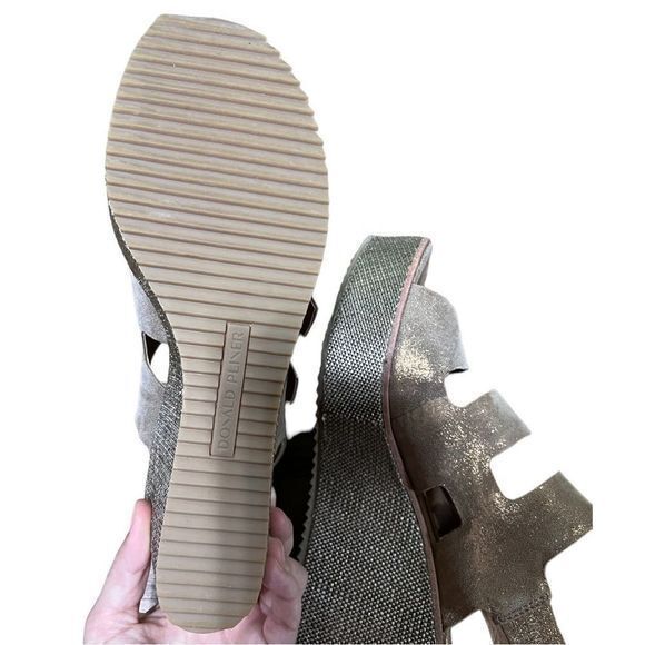 Donald Pliner Size 9 Iris Leather Raffia Platform Wedge Sandal Metallic - Picture 9 of 10